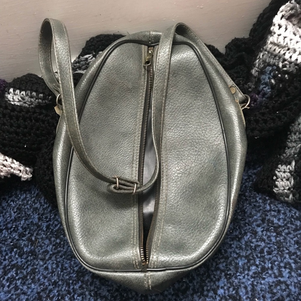 Carry makeup bag